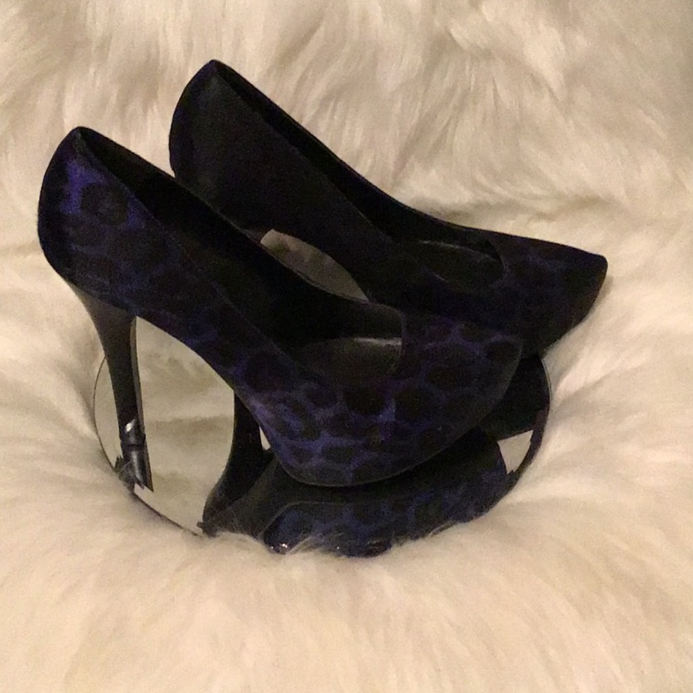 ✨CARLOS SANTANA BLUE ANIMAL PRINT PLATFORM HEELS✨ - Picture 4 of 7